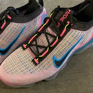 Nike Air Vapor Max Flyknit “Pink Blast photo Blue”